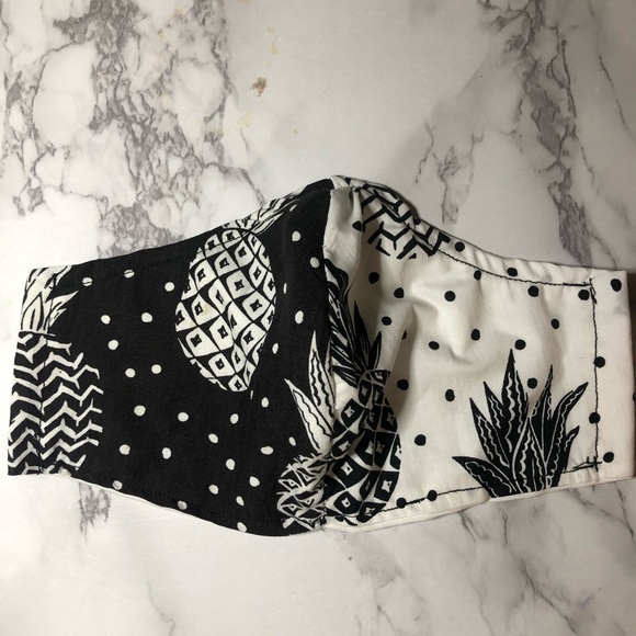 Face Mask - Pineapples 🍍 - Picture 3 of 3